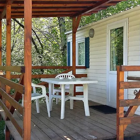 Campsite Ai Colli Fioriti 3*